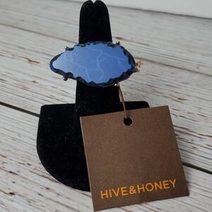 HIVE & HONEY SIZE 6.5 GOLD TONE RING BLUE STONE‎ SUMMER NEW